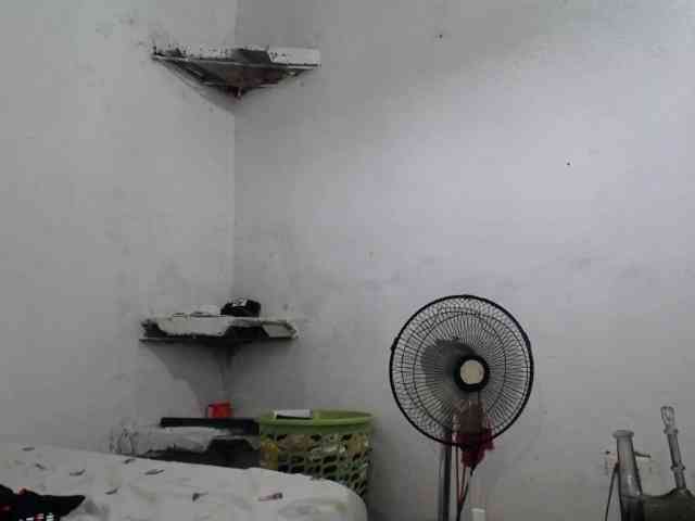 sexy-mom-latina webcam