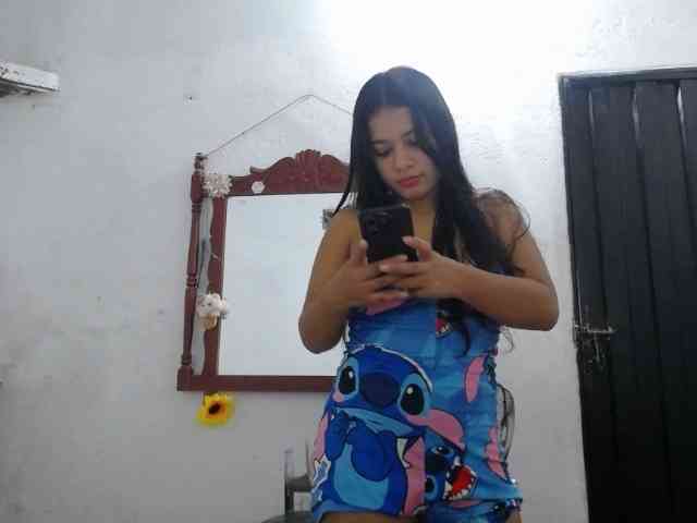sexy-mom-latina Live Webcam on BongaCams