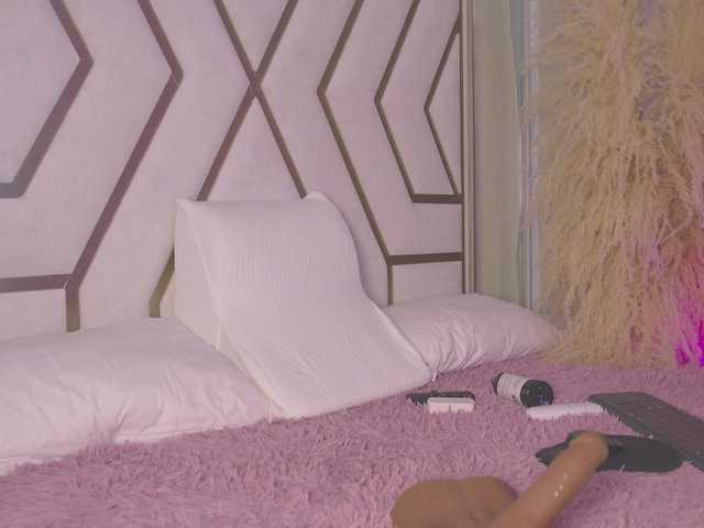 SarahGrey's BongaCams show and profile