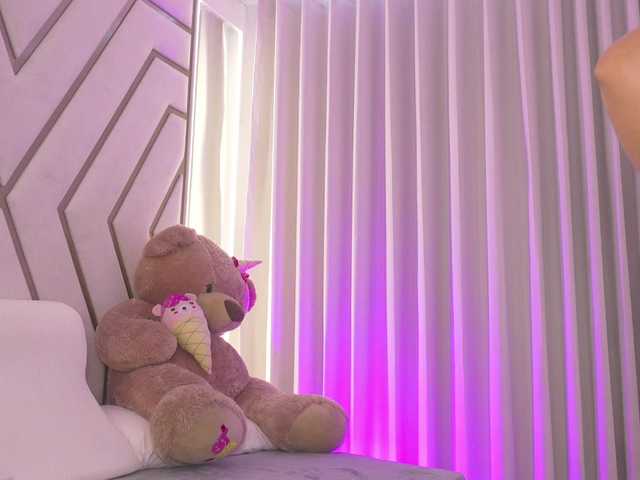 SarahGrey's BongaCams show and profile