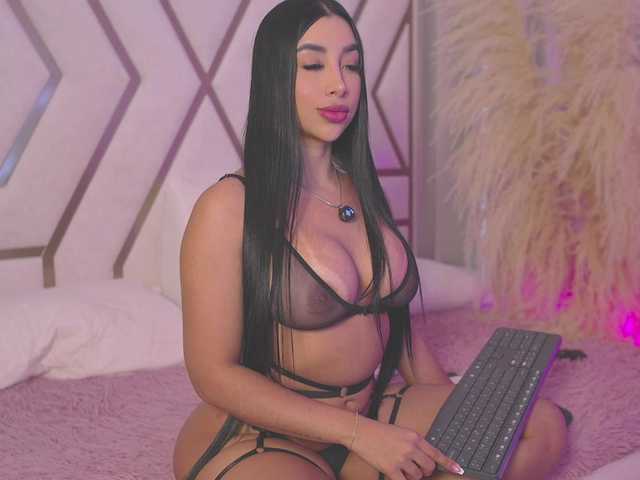 SarahGrey's BongaCams show and profile