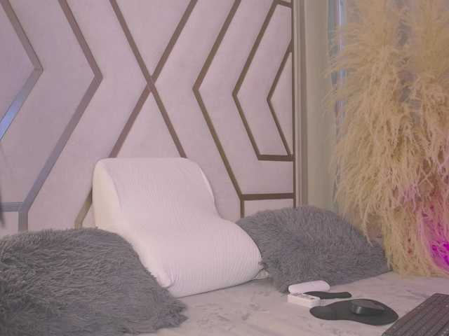 SarahGrey's BongaCams show and profile