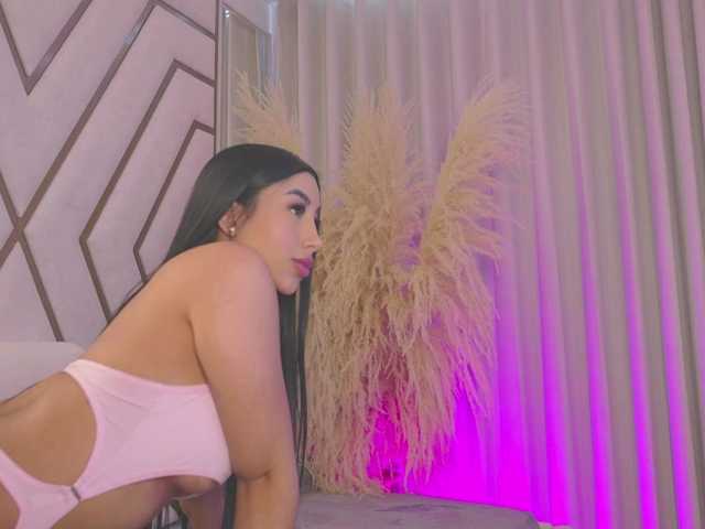 SarahGrey's BongaCams show and profile