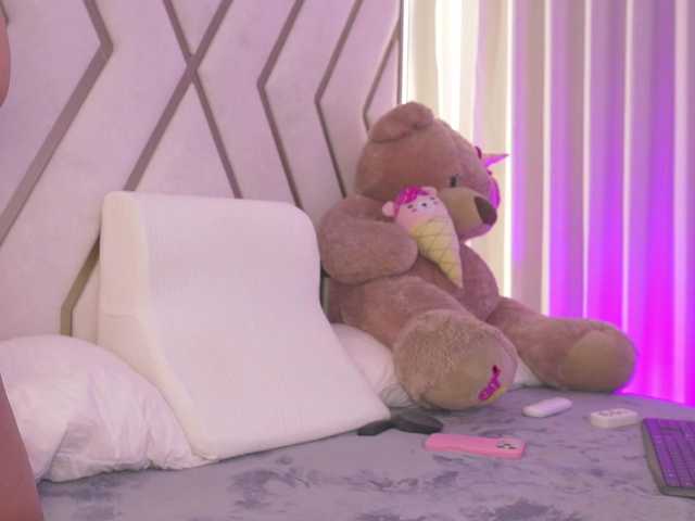 SarahGrey's BongaCams show and profile