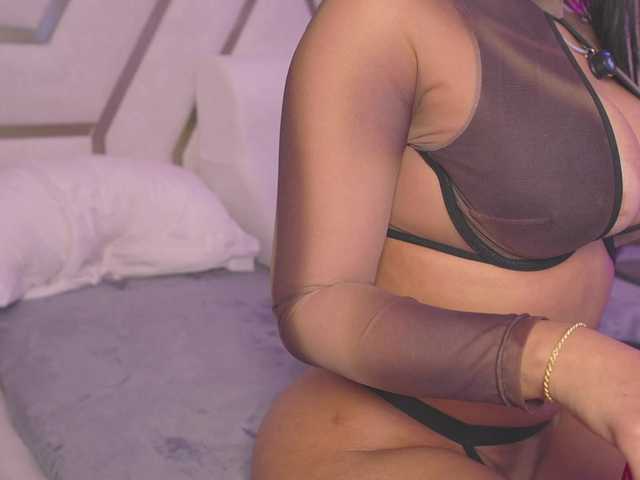 SarahGrey's BongaCams show and profile