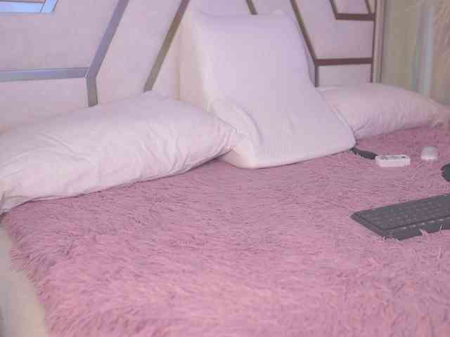 SarahGrey Live Webcam on BongaCams