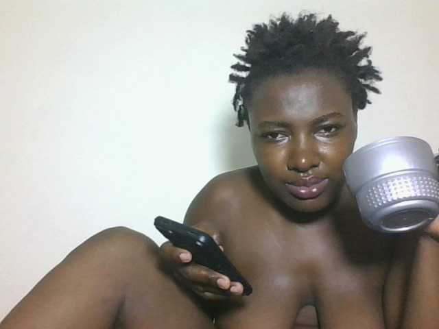 Blackqueen3's BongaCams show and profile