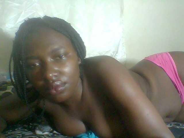 Blackqueen3's BongaCams show and profile