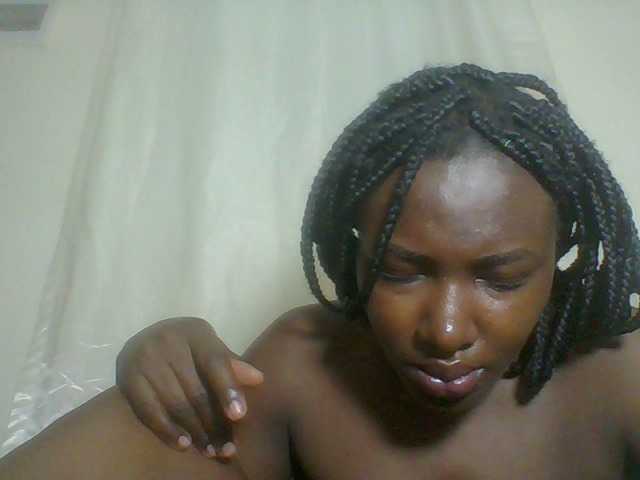 Blackqueen3's BongaCams show and profile