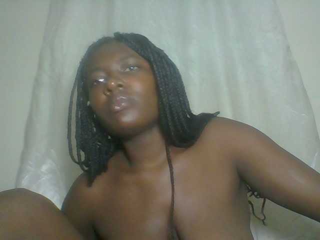 Blackqueen3's BongaCams show and profile