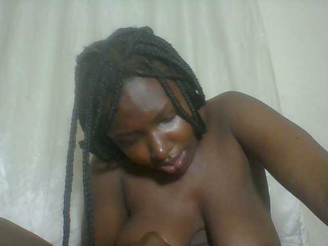 Blackqueen3's BongaCams show and profile