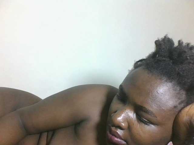 Blackqueen3's BongaCams show and profile