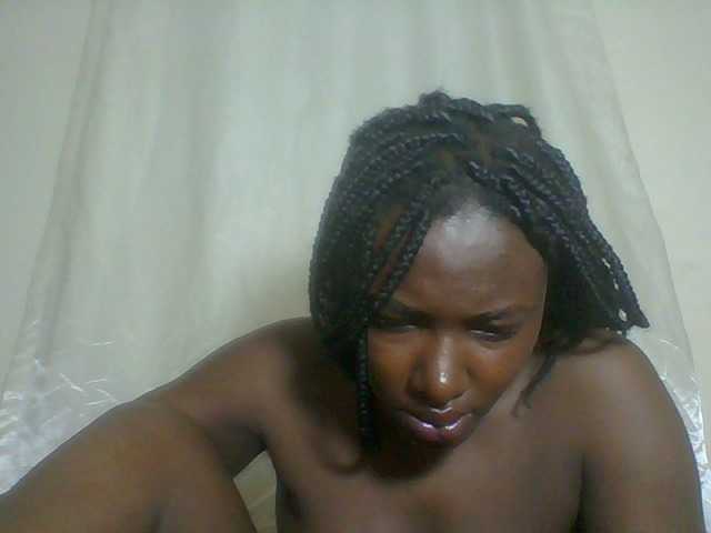 Blackqueen3's BongaCams show and profile