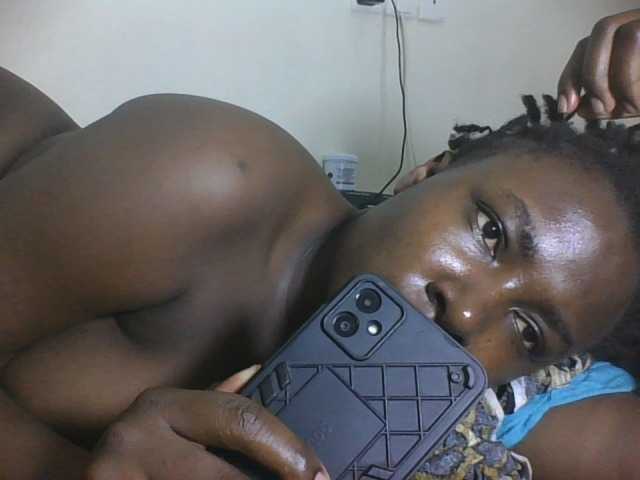 Blackqueen3's BongaCams show and profile