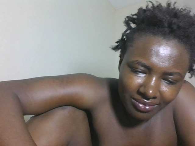 Blackqueen3's BongaCams show and profile