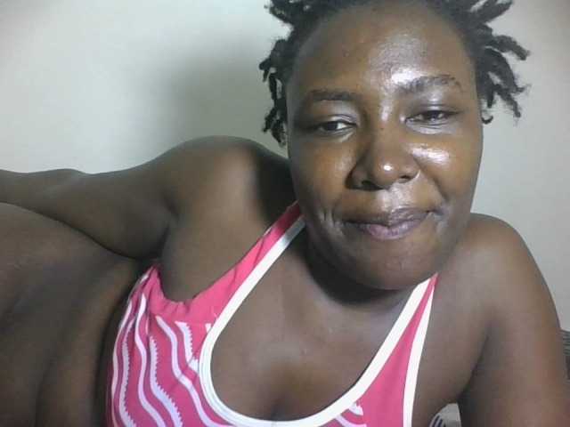 Blackqueen3's BongaCams show and profile