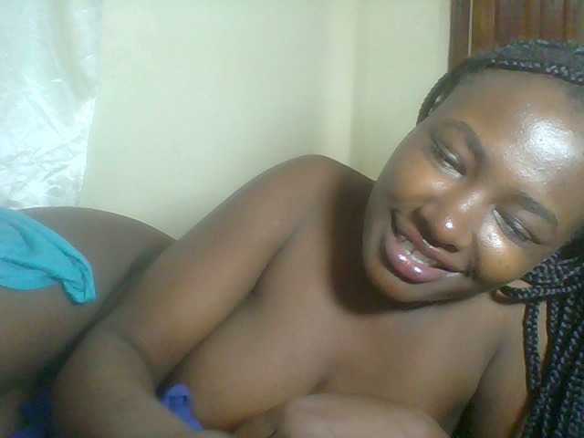 Blackqueen3's BongaCams show and profile