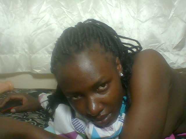 Blackqueen3's BongaCams show and profile