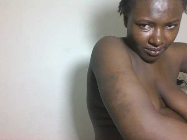 Blackqueen3's BongaCams show and profile