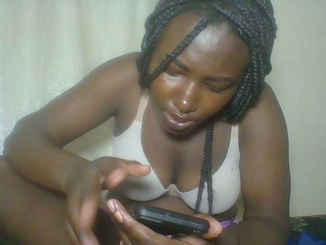 Blackqueen3's BongaCams show and profile