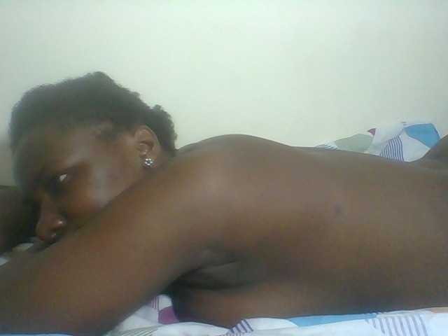 Blackqueen3's BongaCams show and profile