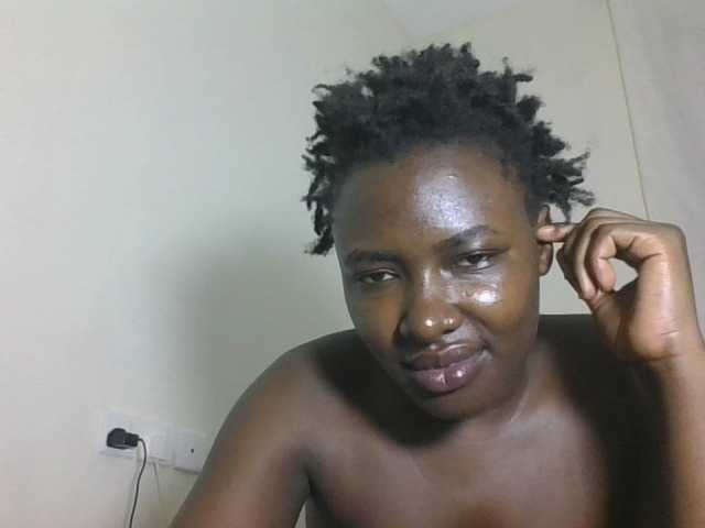 Blackqueen3's BongaCams show and profile