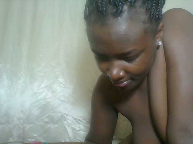 Blackqueen3's BongaCams show and profile