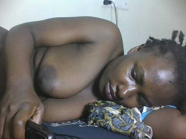 Blackqueen3's BongaCams show and profile