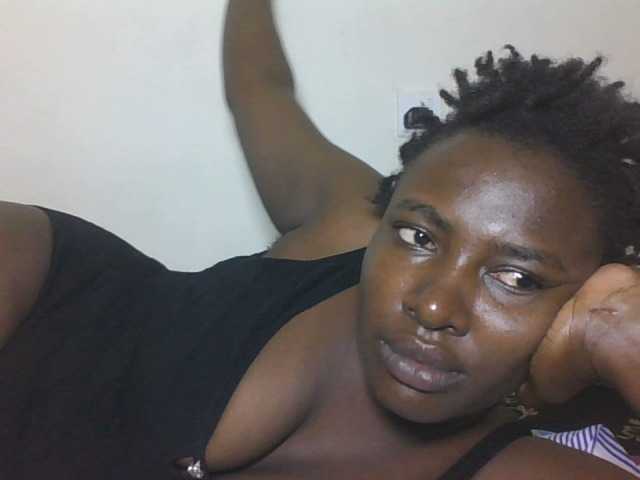 Blackqueen3's BongaCams show and profile