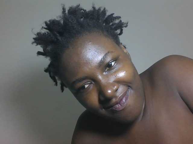 Blackqueen3's BongaCams show and profile