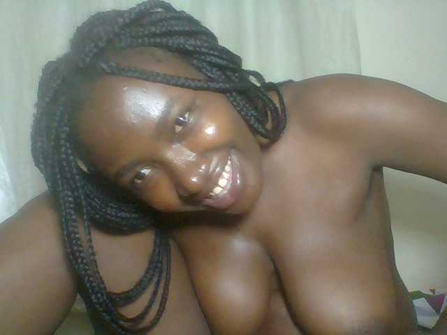 Blackqueen3's BongaCams show and profile