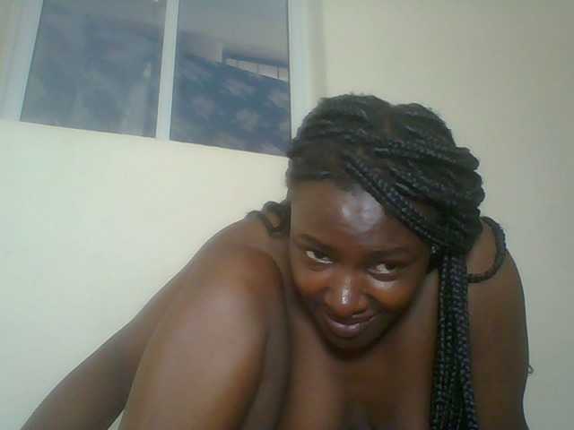 Blackqueen3 webcam bongacams model stream image