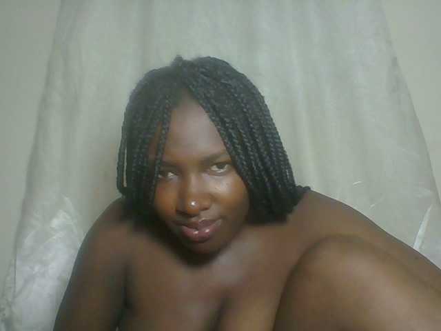 Blackqueen3's BongaCams show and profile