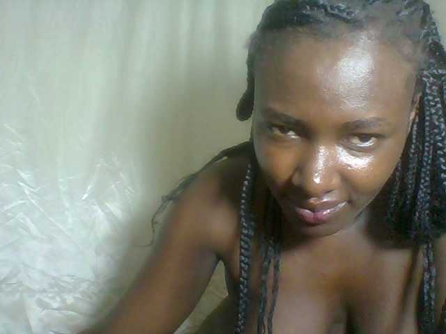 Blackqueen3's BongaCams show and profile