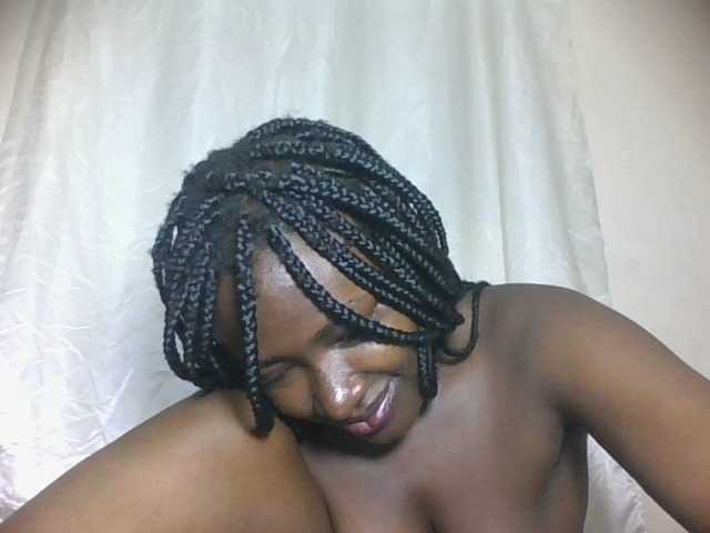 Blackqueen3's BongaCams show and profile