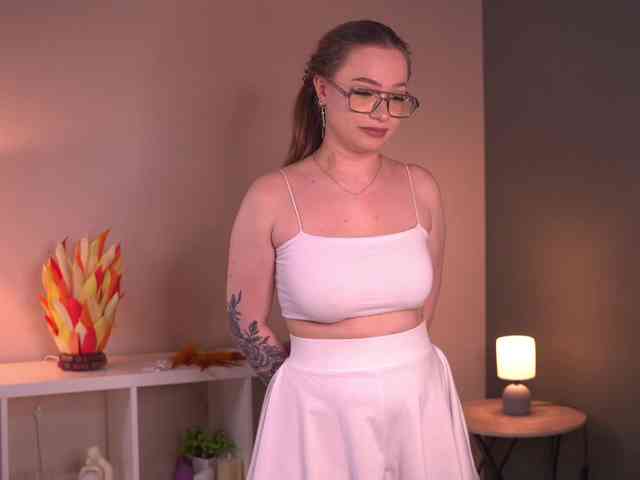 CrystalAlen Live Webcam on BongaCams