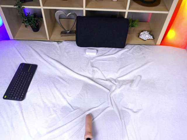 RaquelLust's BongaCams show and profile