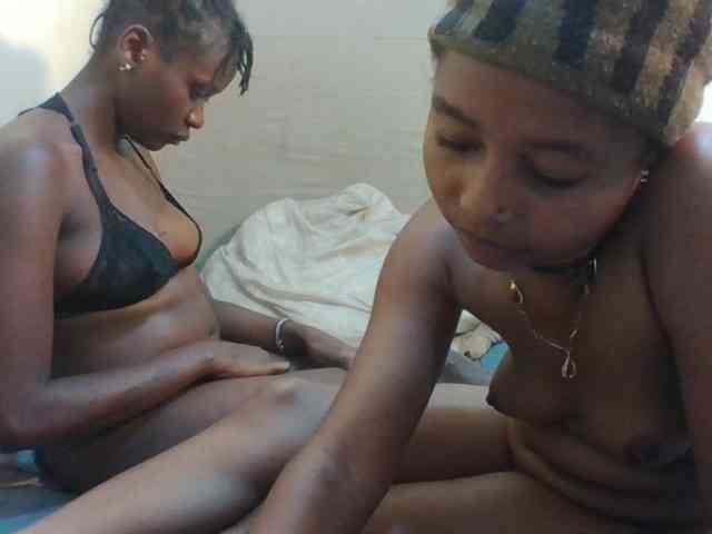 Sexxy-petites webcam