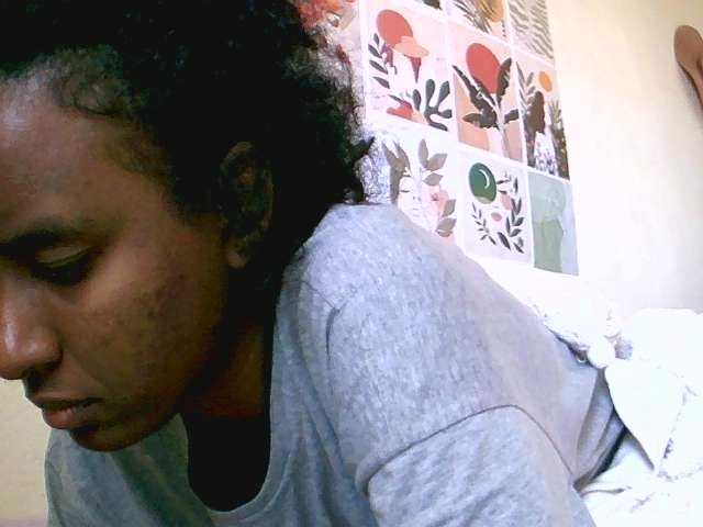 Royal-chat's BongaCams show and profile