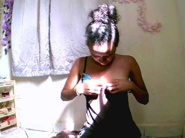 Royal-chat's BongaCams show and profile