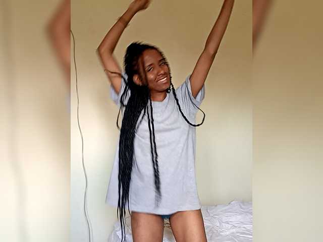 Royal-chat's BongaCams show and profile