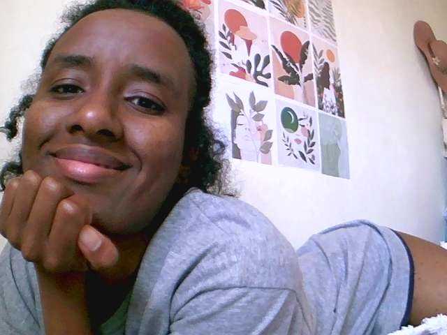 Royal-chat's BongaCams show and profile