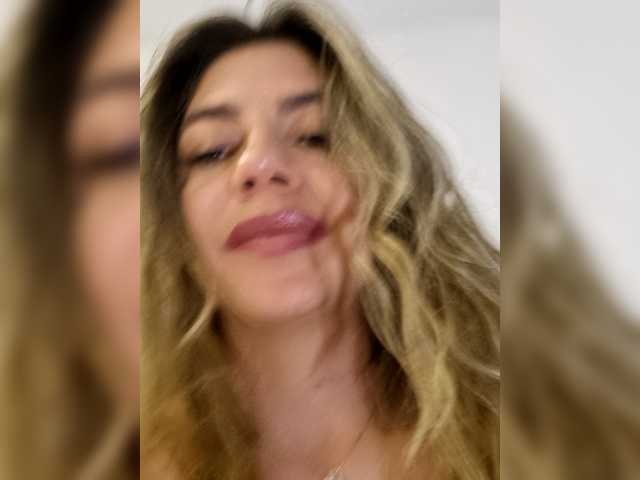 FERNANDA16's BongaCams show and profile