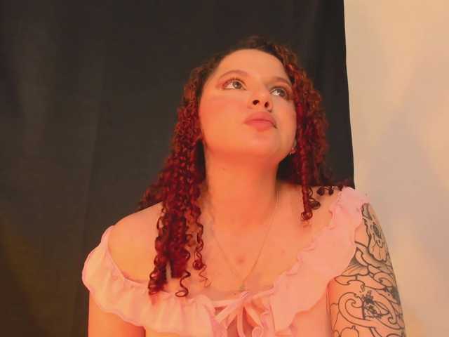 Samamtha-Stone's BongaCams show and profile