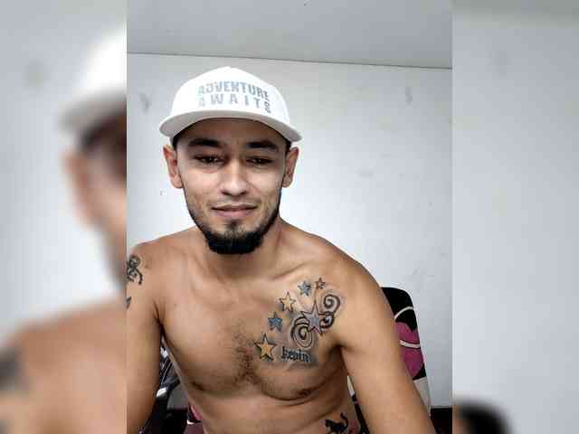 Merlim15 Live Webcam on BongaCams