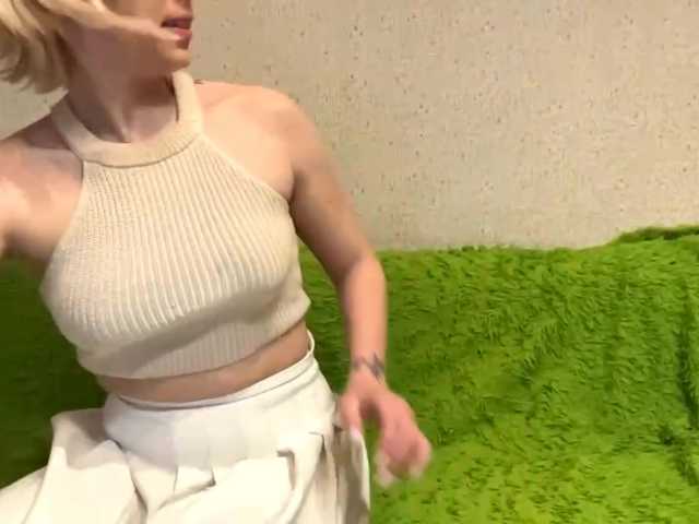 AjaCureton's BongaCams show and profile