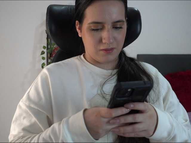 Isabellagomezof's BongaCams show and profile