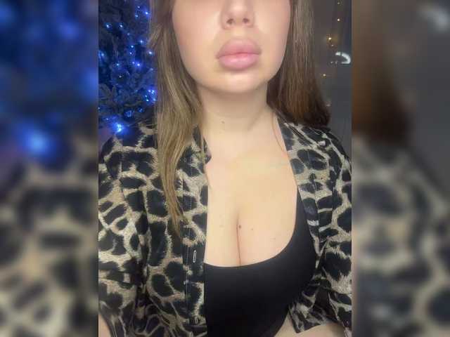 JuliaCharm's BongaCams show and profile