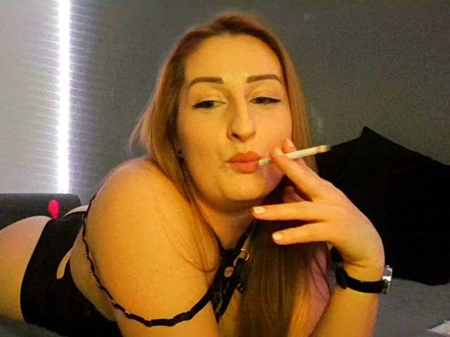 dixielaryss's BongaCams show and profile