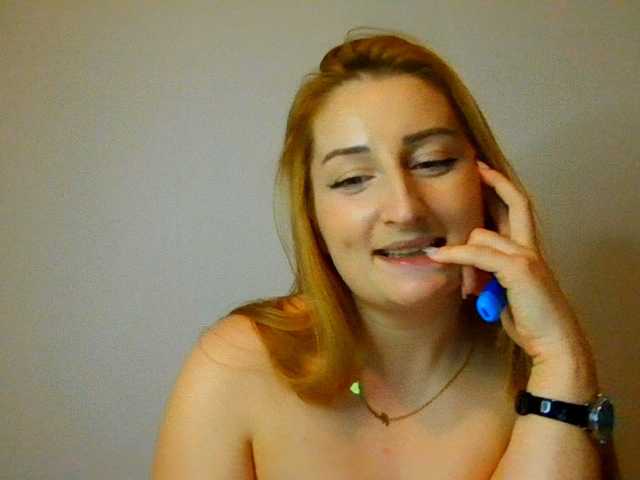 dixielaryss's BongaCams show and profile